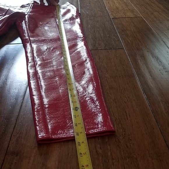 Armani Exchange Seamed Patent Leggings - Picture 9 of 12